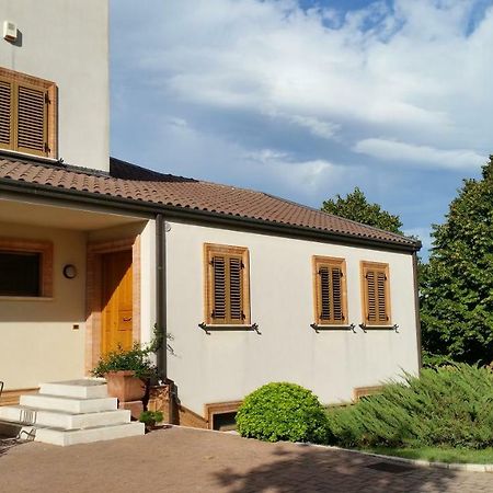 Il Mandorlo B&B Civitanova Alta Bagian luar foto