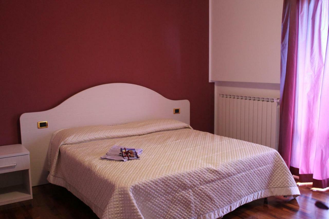Il Mandorlo B&B Civitanova Alta Bagian luar foto